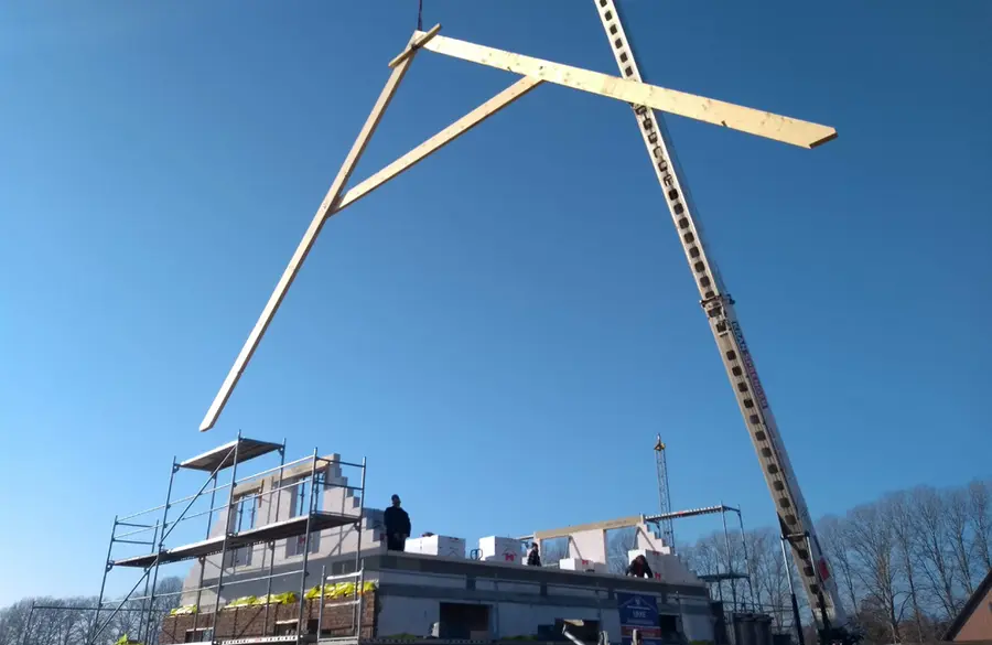 Impressionen von Dachstuhl-Neubauten, privat und gewerblich.